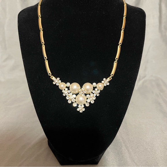 Prom/Special Occasion Necklace and Earrings, Gold with Pearl and Rhinestones - Picture 5 of 16